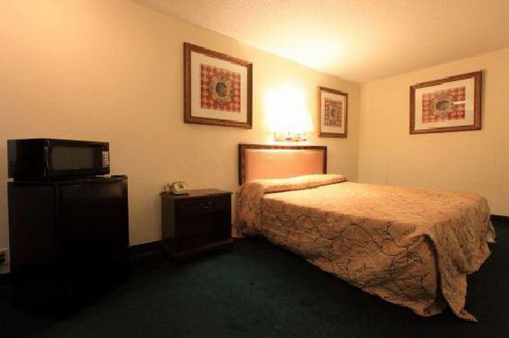 Hotel Petersburg Va I-95 & E Washington St Екстериор снимка