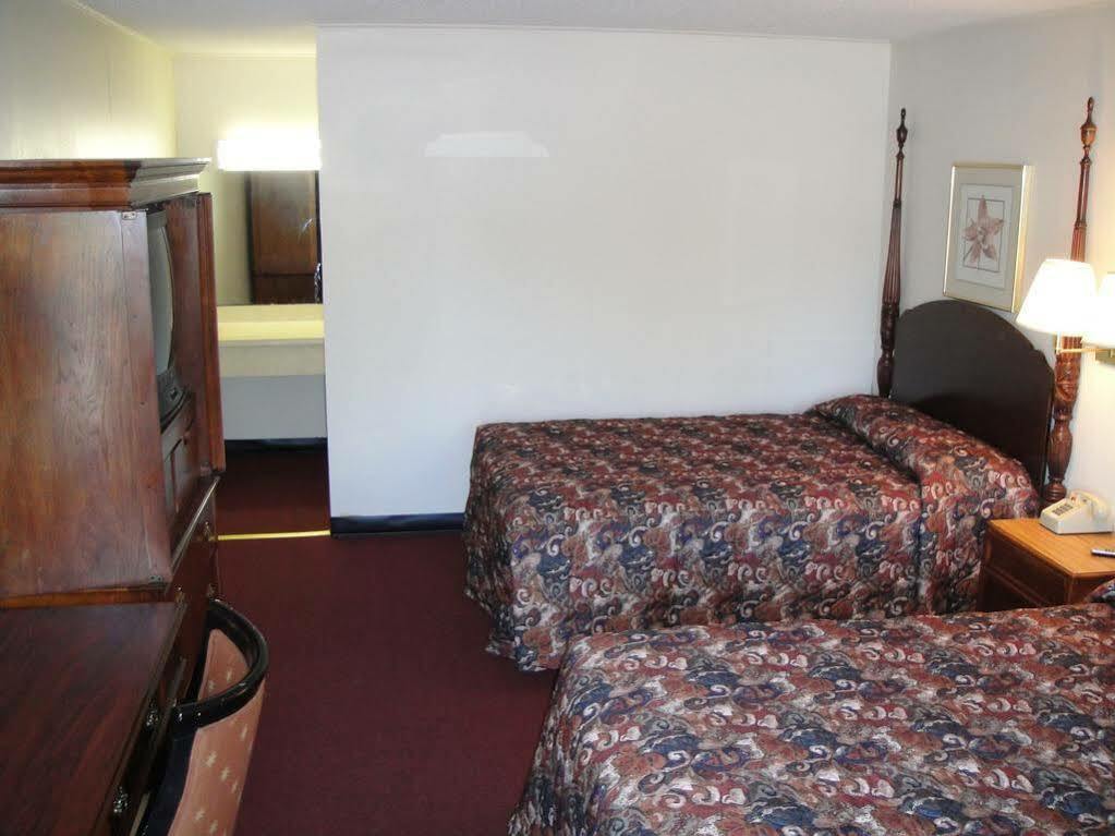 Hotel Petersburg Va I-95 & E Washington St Екстериор снимка